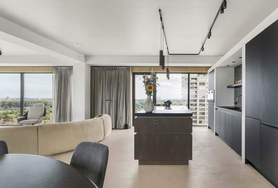 Haut | 13th Floor Skyview - Amsterdam, Netherlands