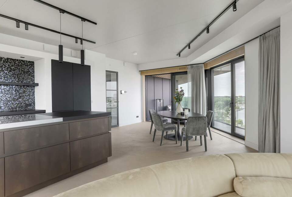 Haut | 13th Floor Skyview - Amsterdam, Netherlands