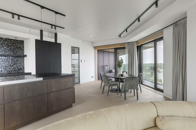 Haut | 13th Floor Skyview - Amsterdam, Netherlands