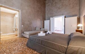 Timeless Venetian Retreat in a 15th century Palace - Venice, Italy