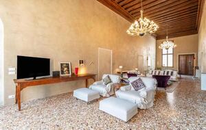 Timeless Venetian Retreat in a 15th century Palace - Venice, Italy