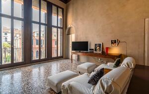 Timeless Venetian Retreat in a 15th century Palace - Venice, Italy