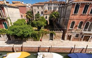 Timeless Venetian Retreat in a 15th century Palace - Venice, Italy