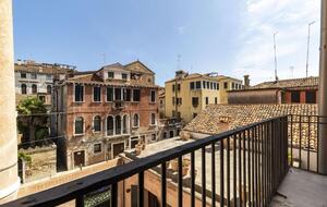 Timeless Venetian Retreat in a 15th century Palace - Venice, Italy