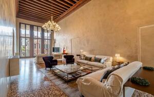 Timeless Venetian Retreat in a 15th century Palace - Venice, Italy