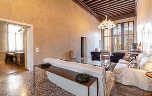Timeless Venetian Retreat in a 15th century Palace - Venice, Italy