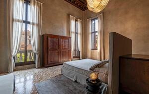 Timeless Venetian Retreat in a 15th century Palace - Venice, Italy