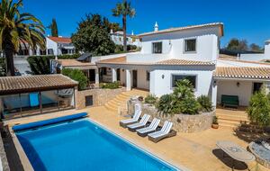Stylish 5-Bedroom Algarve Retreat with Pool - Lagos, Portugal