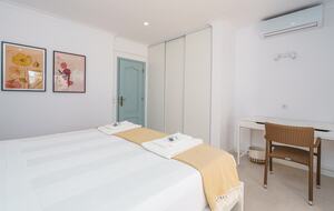 Stylish 5-Bedroom Algarve Retreat with Pool - Lagos, Portugal