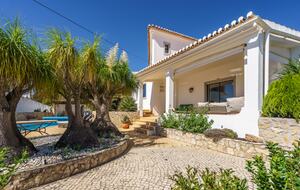 Stylish 5-Bedroom Algarve Retreat with Pool - Lagos, Portugal