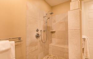 Modern Golf Front Retreat with Private Pool & Spa - Kailua Kona, Hawaii