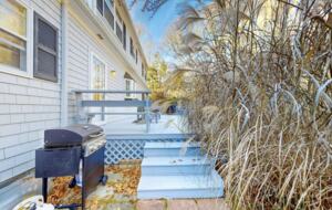 New England Hideaway | Bike Path, Beaches & Hiking Sanctuary - North Falmouth, Massachusetts