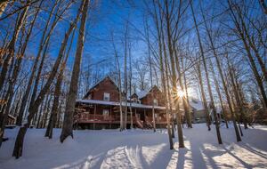 Log Cabin Luxury in the Woods - Fayetteville, West Virginia