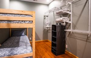 Log Cabin Luxury in the Woods - Fayetteville, West Virginia