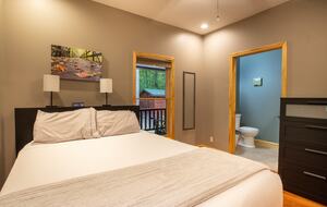 Log Cabin Luxury in the Woods - Fayetteville, West Virginia