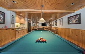 Spacious 6 Bedroom Family Vacation Getaway - Lincoln, New Hampshire