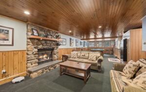 Spacious 6 Bedroom Family Vacation Getaway - Lincoln, New Hampshire