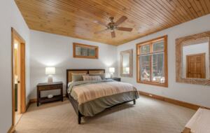 Spacious 6 Bedroom Family Vacation Getaway - Lincoln, New Hampshire