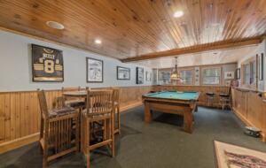 Spacious 6 Bedroom Family Vacation Getaway - Lincoln, New Hampshire