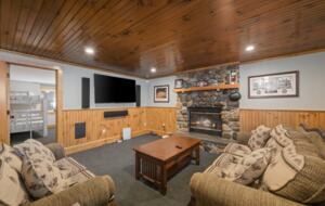 Spacious 6 Bedroom Family Vacation Getaway - Lincoln, New Hampshire