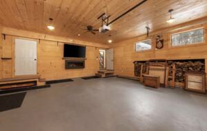 Spacious 6 Bedroom Family Vacation Getaway - Lincoln, New Hampshire