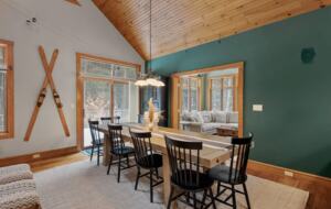 Spacious 6 Bedroom Family Vacation Getaway - Lincoln, New Hampshire
