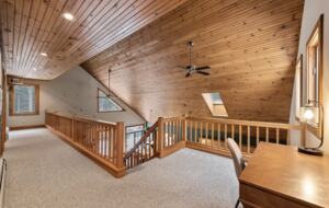 Spacious 6 Bedroom Family Vacation Getaway - Lincoln, New Hampshire