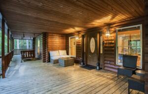 Log Cabin Luxury in the Woods - Fayetteville, West Virginia