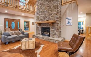 Log Cabin Luxury in the Woods - Fayetteville, West Virginia