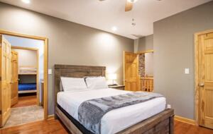 Log Cabin Luxury in the Woods - Fayetteville, West Virginia