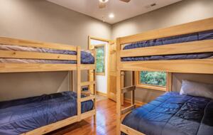 Log Cabin Luxury in the Woods - Fayetteville, West Virginia