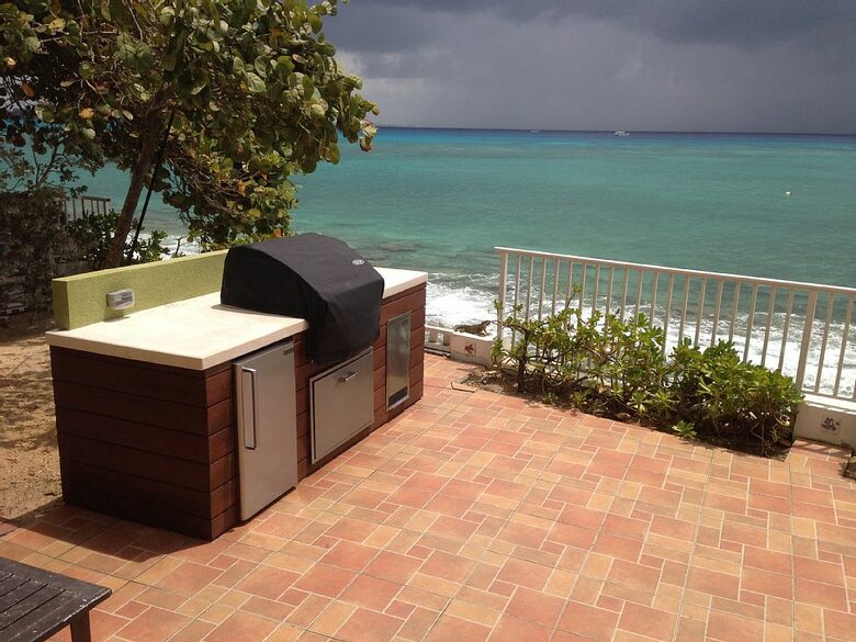 Boggy Sand Villa - West Bay, Cayman Islands