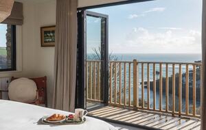 Murrawingi Modern Coastal Home - Salcombe, United Kingdom