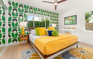 Atomic Hideaway: Iconic Mid-Century Retreat - Palm Springs, California