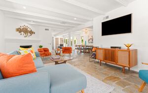 Atomic Hideaway: Iconic Mid-Century Retreat - Palm Springs, California