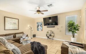 Spacious 5-Bed Glendale Retreat with Game Room & Pool - Glendale, Arizona