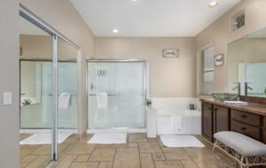 Spacious 5-Bed Glendale Retreat with Game Room & Pool - Glendale, Arizona