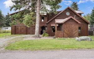 Atlas Lodge - Coram, Montana