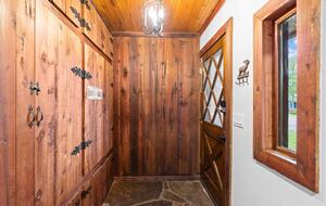 Atlas Lodge - Coram, Montana