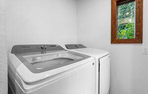 Atlas Lodge - Coram, Montana