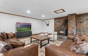 Atlas Lodge - Coram, Montana