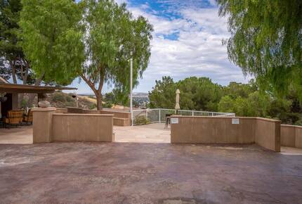 Serene Country Estate with Pickleball & Hot Tub - Paso Robles, California