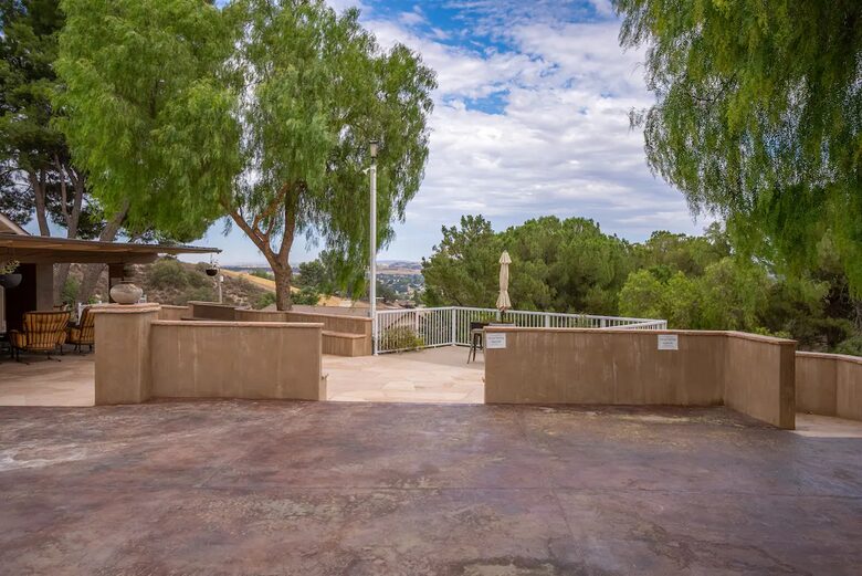 Serene Country Estate with Pickleball & Hot Tub - Paso Robles, California