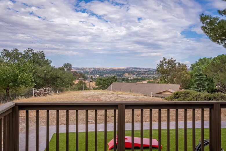 Serene Country Estate with Pickleball & Hot Tub - Paso Robles, California
