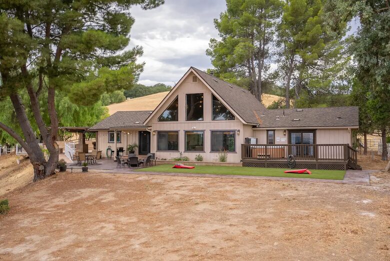 Serene Country Estate with Pickleball & Hot Tub - Paso Robles, California