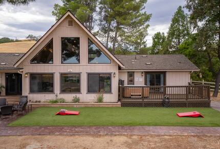 Serene Country Estate with Pickleball & Hot Tub - Paso Robles, California