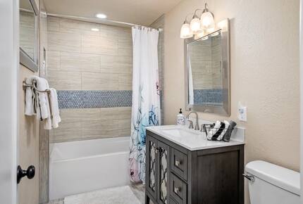 Serene Country Estate with Pickleball & Hot Tub - Paso Robles, California