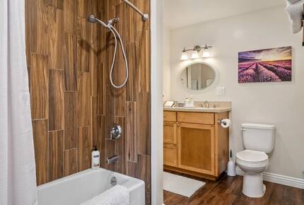 Serene Country Estate with Pickleball & Hot Tub - Paso Robles, California