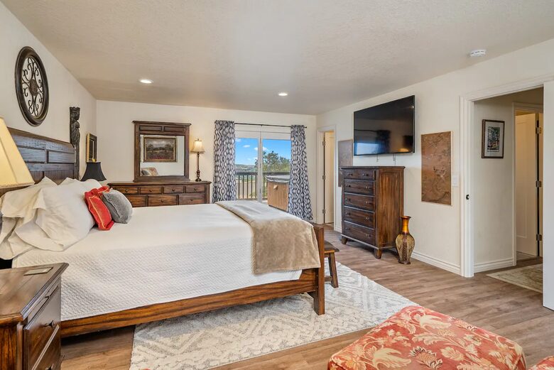 Serene Country Estate with Pickleball & Hot Tub - Paso Robles, California