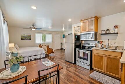 Serene Country Estate with Pickleball & Hot Tub - Paso Robles, California